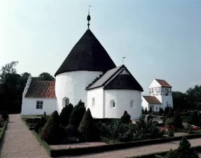 Danimarca . Tipica chiesa-fortezza a pianta circolare nell'isola di Bornholm.De Agostini Picture Library/2 P