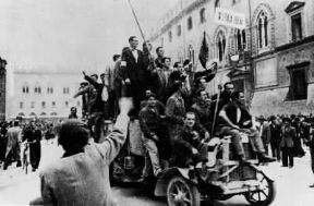 Resistenza. Partigiani e truppe alleate a Bologna il 21 aprile 1945.De Agostini Picture Library