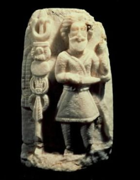 Parti . Rilievo in marmo proveniente da Hatra (Baghdad, Museo dell'Iraq).De Agostini Picture Library/M. Seemuller