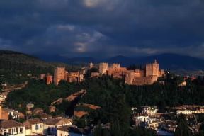 Alhambra. Veduta del maestoso complesso monumentale.De Agostini Picture Library/G. SioÃ«n