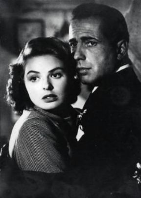 Humphrey Bogart. L'attore in una scena del film Casablanca (1942) insieme all'attrice Ingrid Bergman.De Agostini Picture Library