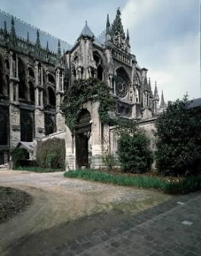Gotico. Facciata del transetto meridionale della cattedrale di Reims.De Agostini Picture Library / G. Dagli Orti