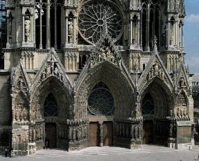 Reims. Particolare della facciata della cattedrale di Notre-Dame.De Agostini Picture Library/G. Dagli Orti