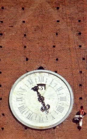 Alpinismo. Ascensione della Torre del Mangia a Siena.De Agostini Picture Library