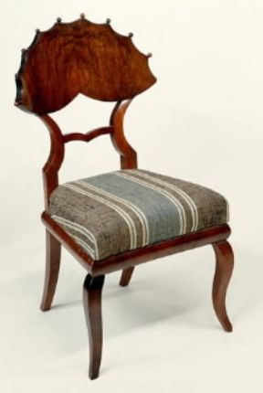 Biedermeier . Sedia stile Biedermeier con schienale a ventaglio e gambe curvilinee.De Agostini Picture Library/A. C. Cooper