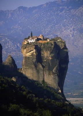 Grecia. Veduta del monastero delle Meteore.De Agostini Picture Library