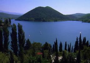 Lago di Piediluco. De Agostini Picture Library/M. Leigheb