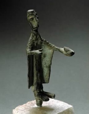 Ferro. Bronzetto nuragico raffigurante una figura femminile offerente (Sassari, Museo Sanna).De Agostini Picture Library/A. De Gregorio