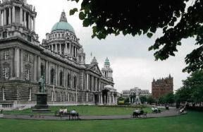 Belfast . La City Hall, la cui costruzione fu completata nel 1906.De Agostini Picture Library/G. Nimatallah