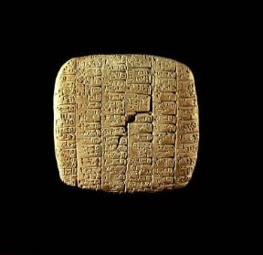 Ebla . Tavoletta fittile scritta in caratteri cuneiformi in una lingua di tipo cananeo.L. De Masi