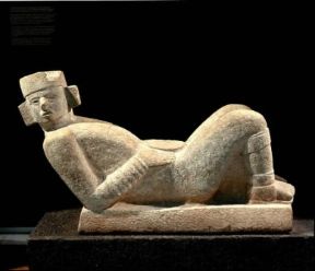 Maya. Statua di Chac-mol proveniente da ChichÃ¨n-ItzÃ¡, nello YucatÃ¡n (MÃ©rida, Museo Regionale).De Agostini Picture Library/G. Dagli Orti