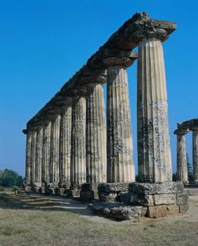 Basilicata. Resti del tempio dorico detto le Tavole Palatine (sec. VI-V a. C.)De Agostini Picture Library / G. Barone