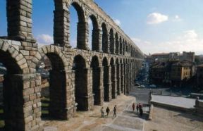 Spagna . Acquedotto romano a Segovia.De Agostini Picture Library/A. Vergani