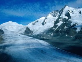 Alpi. Il ghiacciaio del Grossglockner in Austria.De Agostini Picture Library/G. Barone