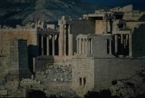 Architettura. I propilei dell'Acropoli di Atene (437-432 a.C.).De Agostini Picture Library/A. Vergani