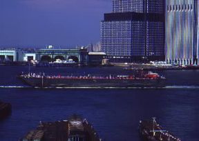 Hudson. Navigazione all'altezza dell'isola di Manhattan (New York).De Agostini Picture Library / M. Bertinetti