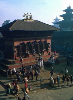 Katmandu. Il tempio di Siva e Parvati nel Darbar. De Agostini Picture Library/G. SioÃ«n