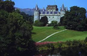 Scozia. Il castello di Inveraray.De Agostini Picture Library / G. Roli