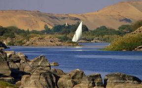 Egitto . Una feluca sul Nilo nella zona di AswÃ¢n.De Agostini Picture Library/A. Vergani