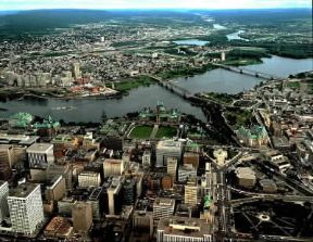 Ottawa . Veduta della capitale canadese e del fiume omonimo con, sullo sfondo, la cittÃ  di Hull.De Agostini Picture Library/Pubbliaerfoto