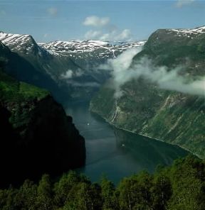 Costa. Il Geirangerfjord (Norvegia).De Agostini Picture Library / N. Cirani