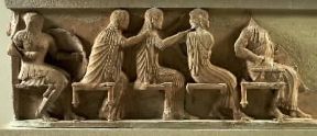 Grecia. Fregio est del tesoro dei Sifni raffigurante le divinitÃ  a concilio, sec. VI a. C. (Delfi, Museo Archeologico).De Agostini Picture Library / G. Nimatallah