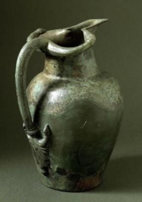 OinochÃ³e bronzea del sec. V a. C. (Parma, Museo Archeologico). De Agostini Picture Library/G. Nimatallah