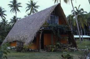 Bora-Bora . Una tipica abitazione dell'isola.De Agostini Picture Library/L. Gerosa