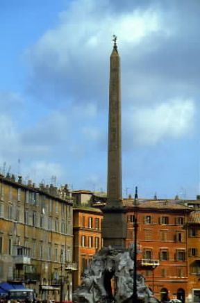 Obelisco . L'obelisco di piazza Navona portato a Roma sotto Domiziano.De Agostini Picture Library/A. Vergani