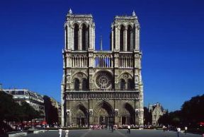 Francia. La facciata della cattedrale di Notre-Dame, una delle maggiori realizzazioni del gotico francese.De Agostini Picture Library/C. Sappa