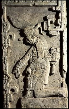 Maya. Una stele proveniente da Piedras Negras, una scultura classica della civiltÃ  maya.De Agostini Picture Library/G. Dagli Orti