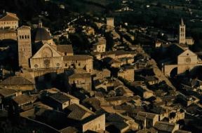 Assisi. Veduta delle due chiese dedicate a S. Francesco.De Agostini Picture Library/A. Vergani
