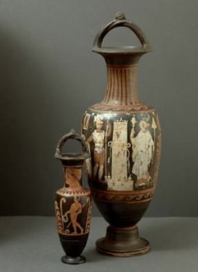 Ceramica attica. Vasi a figure rosse dalla Valle dei Templi di Agrigento.De Agostini Picture Library / G. Nimatallah