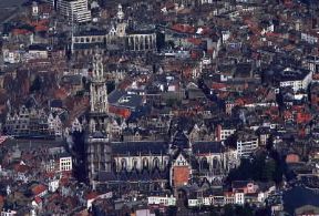 Gotico. Veduta di Anversa e la sua cattedrale.De Agostini Picture Library / G. Sappa