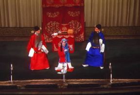 Repubblica Popolare della Cina. Un momento di una rappresentazione dell'Opera di Pechino.De Agostini Picture Library/M. Bertinetti