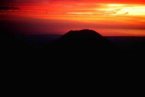 El Salvador. Veduta al tramonto del vulcano Izalco.De Agostini Picture Library/G. SioÃ«n