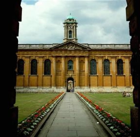 Oxford . La facciata del Queen's College.De Agostini Picture Library/J. Ciganovic