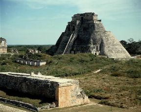 Yucatan. La piramide dell'Indovino a Uxmal.De Agostini Picture Library/G. Dagli Orti