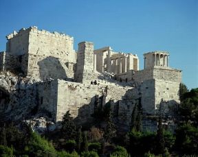 Propilei dell'Acropoli di Atene (437-432 a. C.), opera di Mnesicle.De Agostini Picture Library/G. Dagli Orti