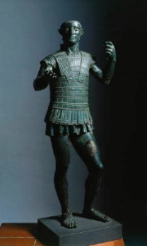Armatura etrusca a lamelle di ferro del Marte di Todi (Roma, Musei Vaticani).De Agostini Picture Library/G. Nimatallah