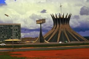 Brasile . La moderna cattedrale di BrasÃ­lia. opera di Oscar Niemeyer.De Agostini Picture Library/G. SioÃ«n