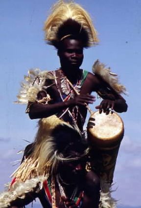 Danza . Danzatore di una tribÃ¹ del Sudan.De Agostini Picture Library/R. Bazzano