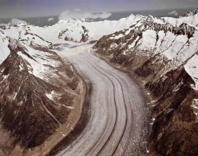 Ghiacciaio di Aletsch. Una veduta del ghiacciaio svizzero.De Agostini Picture Library/Pubbliaerfoto