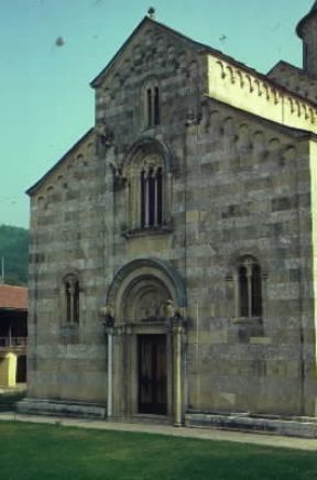 Decani . La facciata della chiesa, opera del monaco Vito di Cattaro.De Agostini Picture Library/G. Dagli Orti
