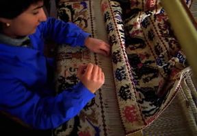 Sardegna. Lavorazione artigianale di tappeti.De Agostini Picture Library / A. De Gregorio