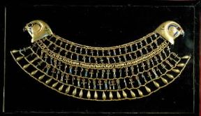 Collana della principessa Knumit ( Il Cairo, Museo Egizio).De Agostini Picture Library / A. Dagli Orti