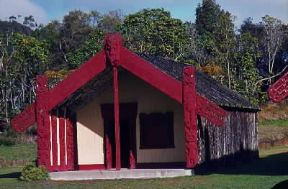 Maori. Un'abitazione a pianta rettangolare.De Agostini Picture Library/M. Leigheb