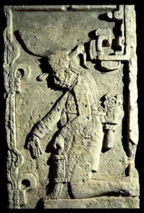 Guatemala (Stato). Stele con personaggio inginocchiato, da Piedras Negras (sec. VIII).De Agostini Picture Library / G. Dagli Orti