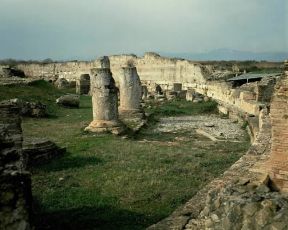 Magna Grecia. I resti del teatro a Sibari, Cosenza.De Agostini Picture Library/G. Dagli Orti