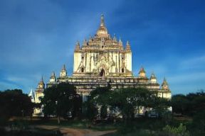 Birmania . I templi di Thatbyinnyu (1144) a Pagan.De Agostini Picture Library/M. Bertinetti